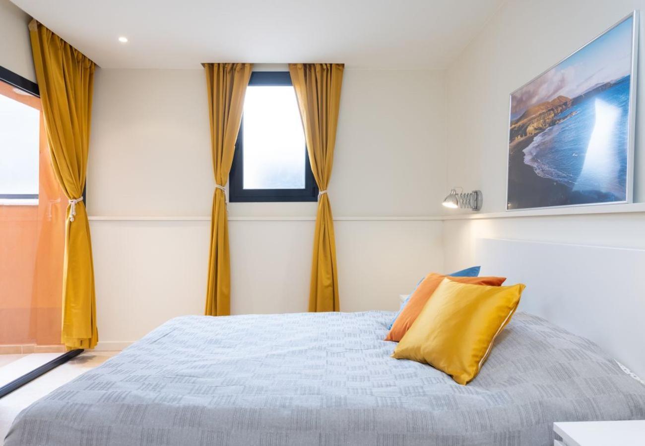 Sunny Castillo Apartment คอสตา เด อันตีกัว ภายนอก รูปภาพ