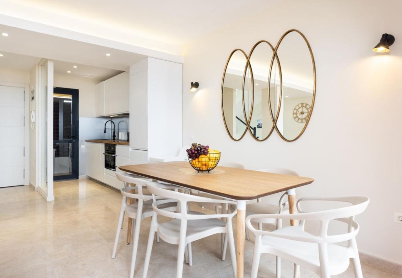 Sunny Castillo Apartment คอสตา เด อันตีกัว ภายนอก รูปภาพ